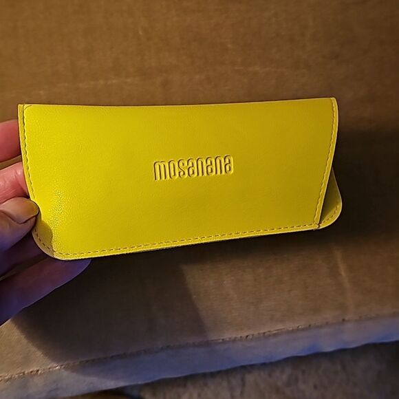 Chic Sunglasses by Mosanana - Picture 3 of 4